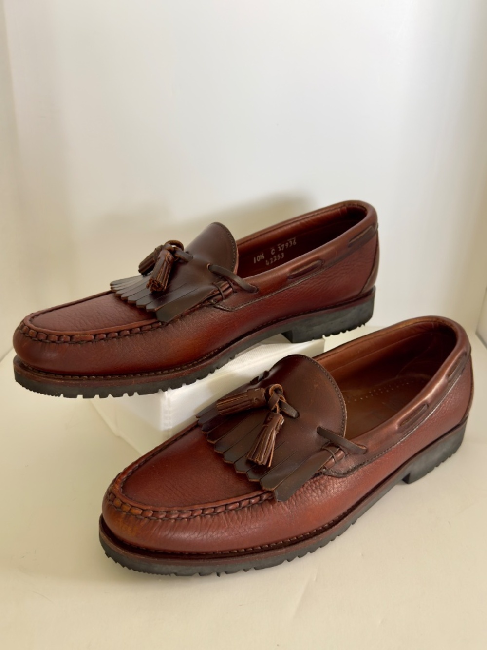 Allen Edmonds Nashua Two Tone Slip On Kiltie Tassel Loafer 10 1/2 - Picture 3 of 6